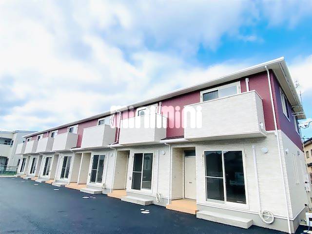 建物外観　２階建てのメゾネットタイプです。