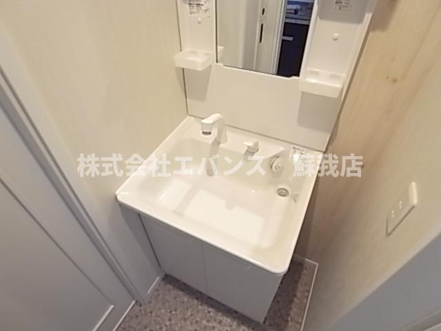 洗面設備　使いやすい独立洗面台です