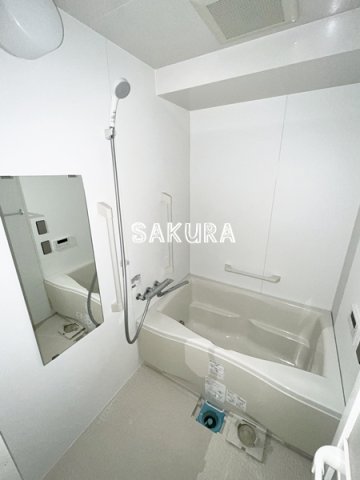 バス・シャワールーム　ご家族や長時間入浴に便利な追い炊き機能付きです♪