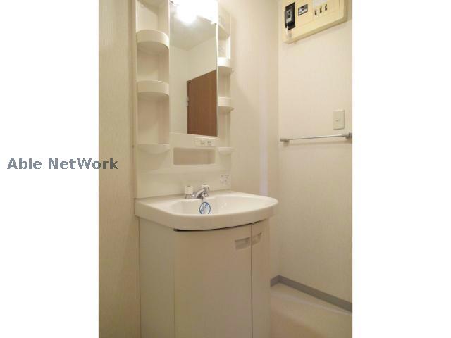 洗面設備　※同物件、別部屋の写真です