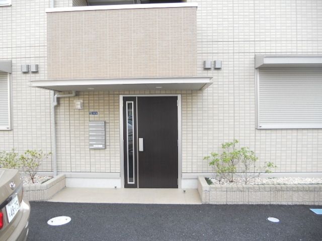 エントランス　★新婚さんオススメ２LDK！CATV(ネット・地デジ)対応…