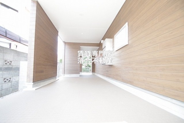 エントランス　ゆとりのあるエントランス