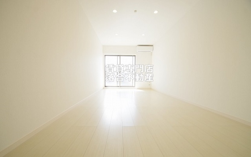 居室・リビング　明るい広々としたお部屋♪