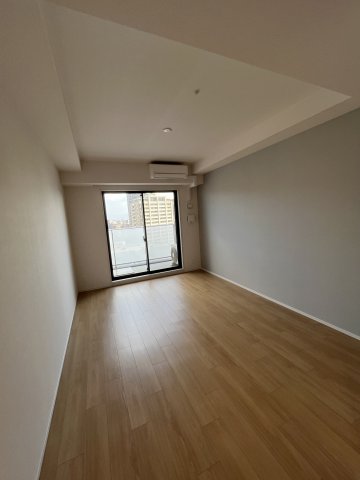 居室・リビング　(参考)同マンション反転タイプの間取り写真