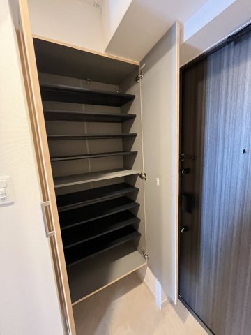 収納　(参考)同マンション反転タイプの間取り写真