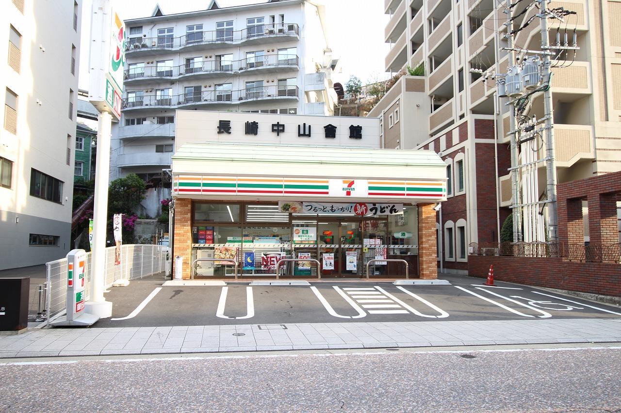 コンビニ　セブンイレブン長崎梅香崎町店（コンビニ）まで205m