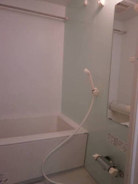 バス・シャワールーム　５０２号室　浴室