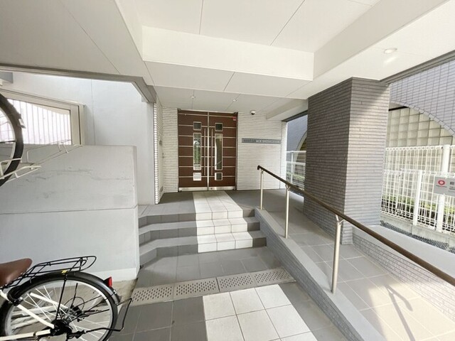 エントランス　エントランス