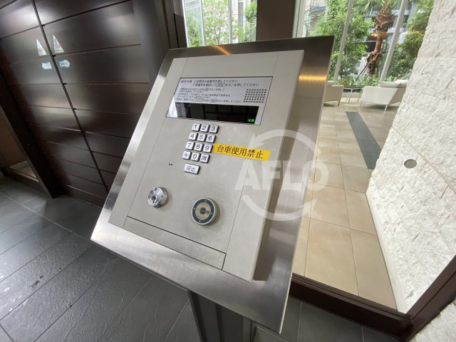 セキュリティ　アデニウムタワー梅田イーストスクエア　オートロック
