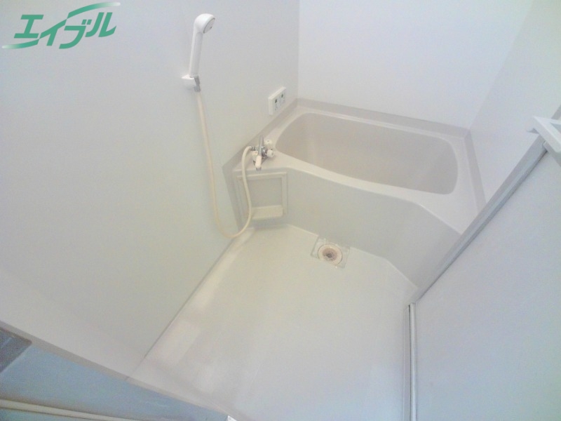 バス・シャワールーム　同物件別部屋参考写真