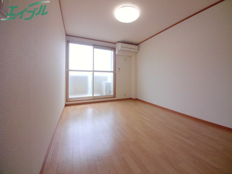 居室・リビング　同物件別部屋参考写真