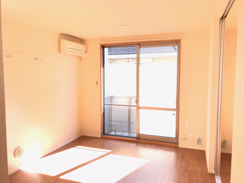 その他　サッシは防犯ガラス（合せガラス）仕様です