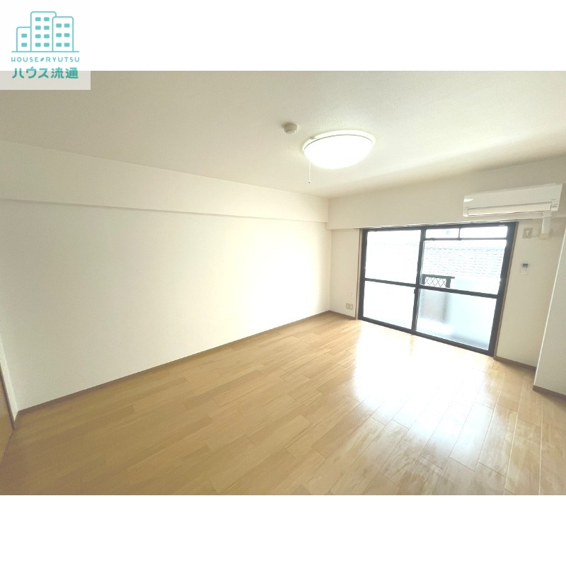 居室・リビング　※３０２号室写真