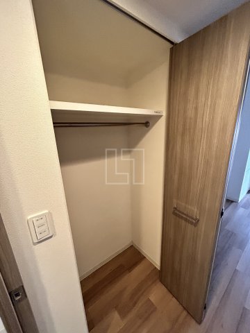 収納　プレサンス阿波座駅前　クローゼット