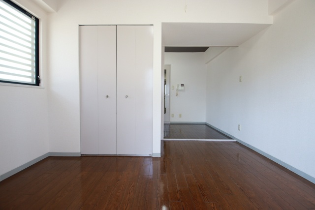 居室・リビング　※写真は同じマンションの違う部屋のものになります。反転タイプ