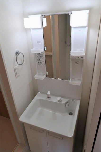 洗面設備　シャワードレッサー付きです！