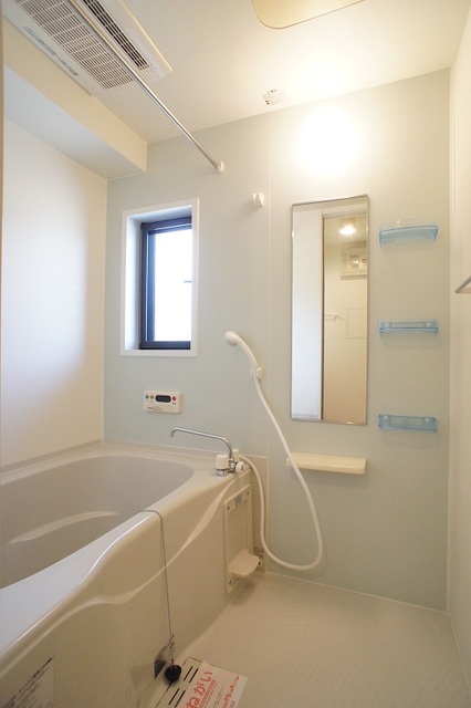 バス・シャワールーム　浴室乾燥機や追焚機能が便利なバスルーム