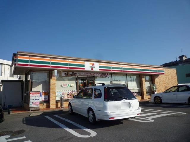 コンビニ　セブンイレブン（コンビニ）まで620m