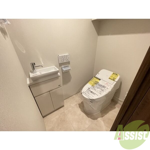 トイレ　こちらはトイレです。清潔感があり、安心して使用できます。