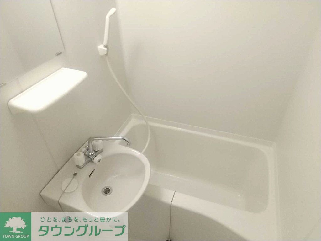 バス・シャワールーム　※設備・仕様は現況と異なる場合があります。