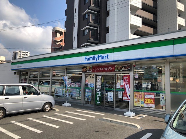 コンビニ　ファミリーマート 八幡西三ケ森店（コンビニ）まで356m