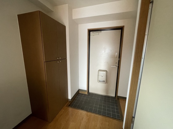 玄関　※別部屋の写真です