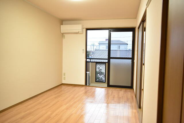その他部屋・スペース　バルコニー側洋室