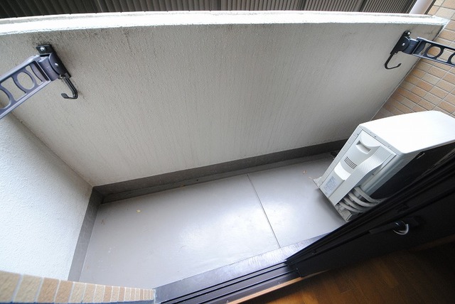 バルコニー　写真は２０１号室