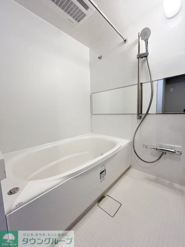 バス・シャワールーム　※偶数階と奇数階で色が異なります