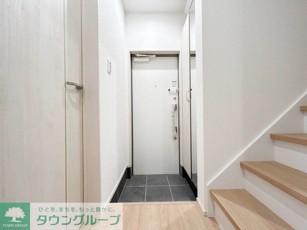 玄関　お部屋探しは株式会社　タウンハウジング　までお気軽にお問合…