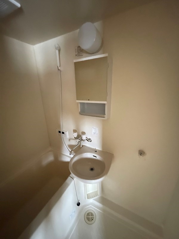 洗面設備　使いやすい独立洗面台です