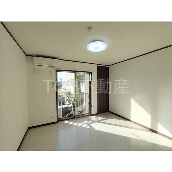 居室・リビング　物件画像