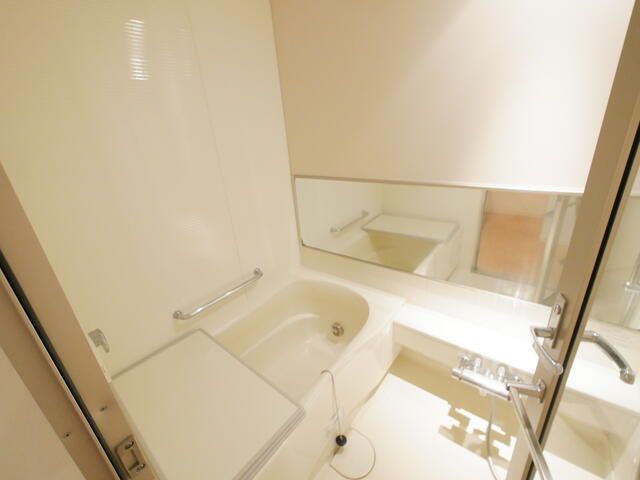 バス・シャワールーム　■追焚機能■浴室暖房乾燥機能■オートバス