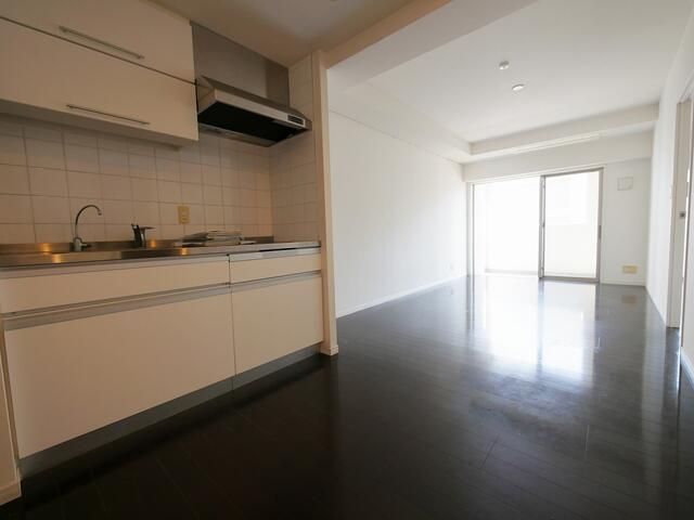 居室・リビング　■エアコン■24時間換気システム■２面採光■ダウンライト