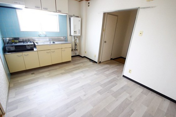 居室・リビング　※別号室の写真です。