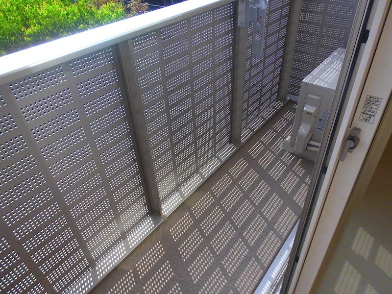 バルコニー　室内写真はA201号室のものです