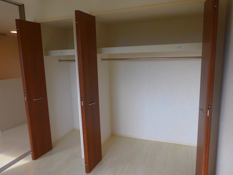 収納　室内写真はA201号室のものです