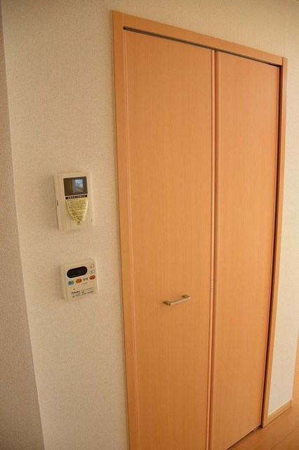 セキュリティ　モニター付きインターホン