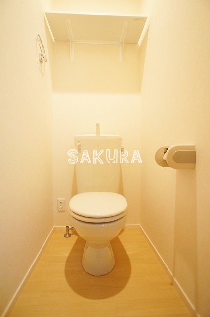 トイレ　落ち着いた色調のトイレです♪