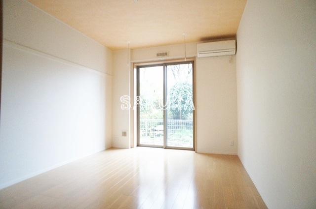 居室・リビング　使いやすい形の為、レイアウトを楽しめます♪