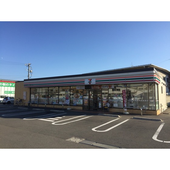 コンビニ　セブンイレブン長野荒木店（コンビニ）まで747m