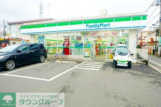 コンビニ　ファミリーマート南大泉一丁目店（コンビニ）まで940m