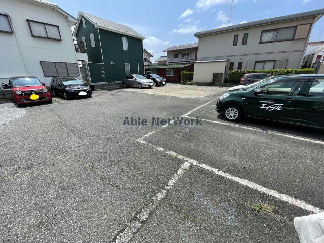 駐車場　駐車場