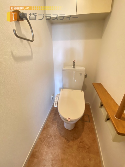 トイレ　温水洗浄便座付きです。