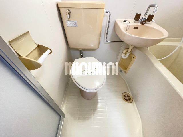 トイレ　※別号室の写真です。