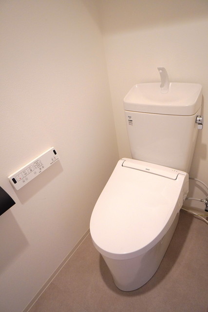 トイレ　※写真は同タイプ住戸です。