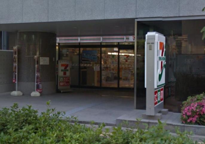 コンビニ　セブンイレブン（コンビニ）まで184m