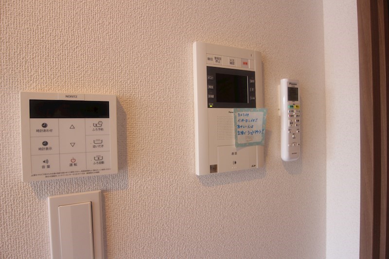 セキュリティ　モニター付インターホン　※別号室参考写真