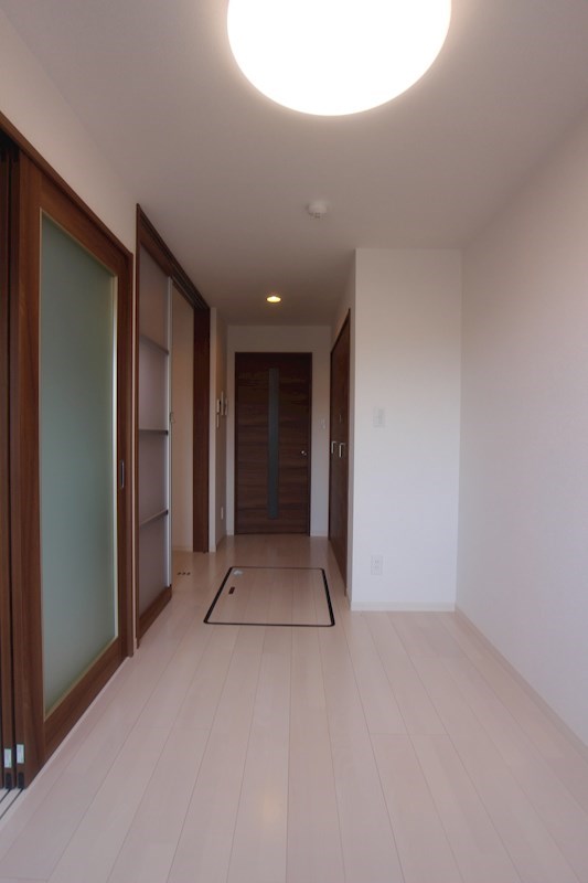 居室・リビング　リビング　※別号室参考写真