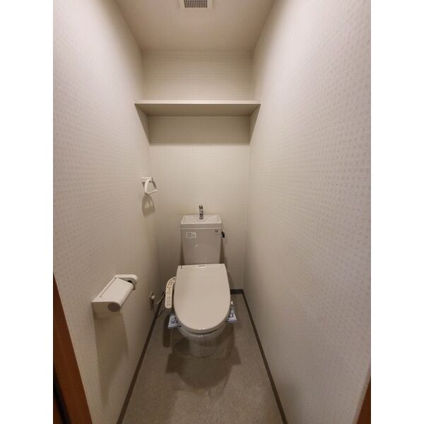 トイレ　※別室の参考写真の為、現況優先です。